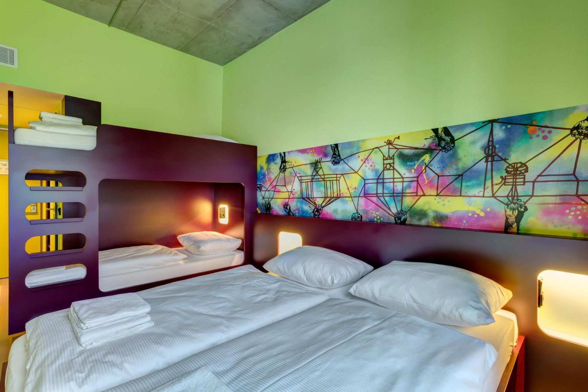 Meininger Hotel Berlin East Side Gallery Esterno foto